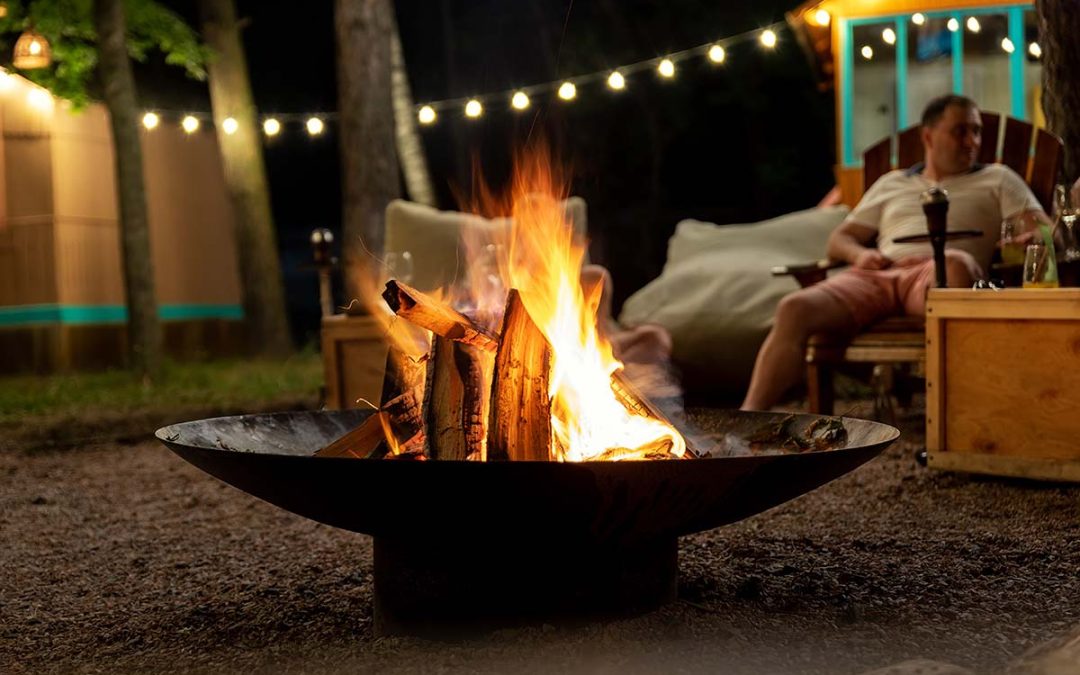 The Best Logs for Fire Pits, BBQs & Outdoor Cooking in North Devon